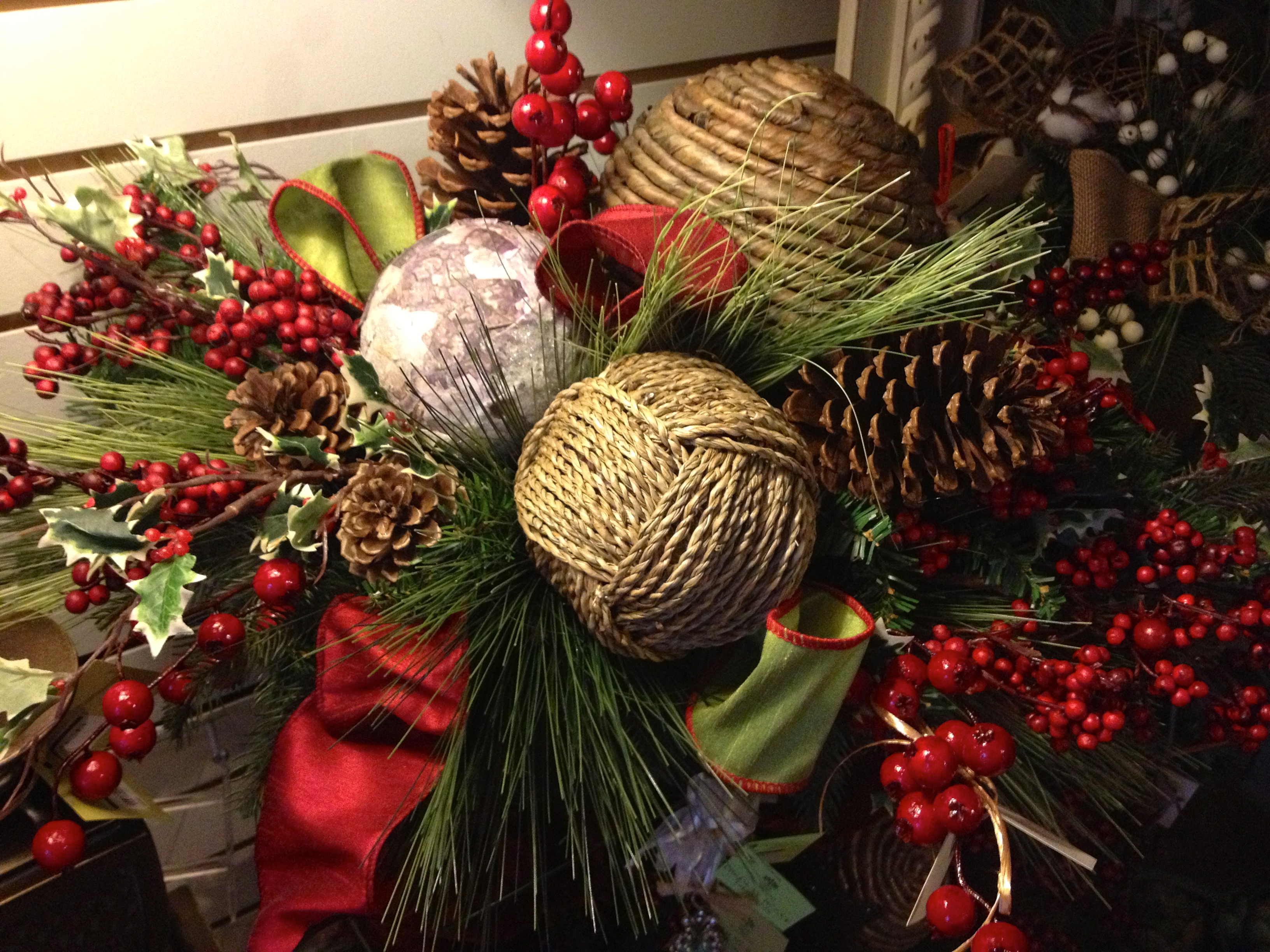 Christmas-Arrangements-At-Findlay-Rowe-Designs